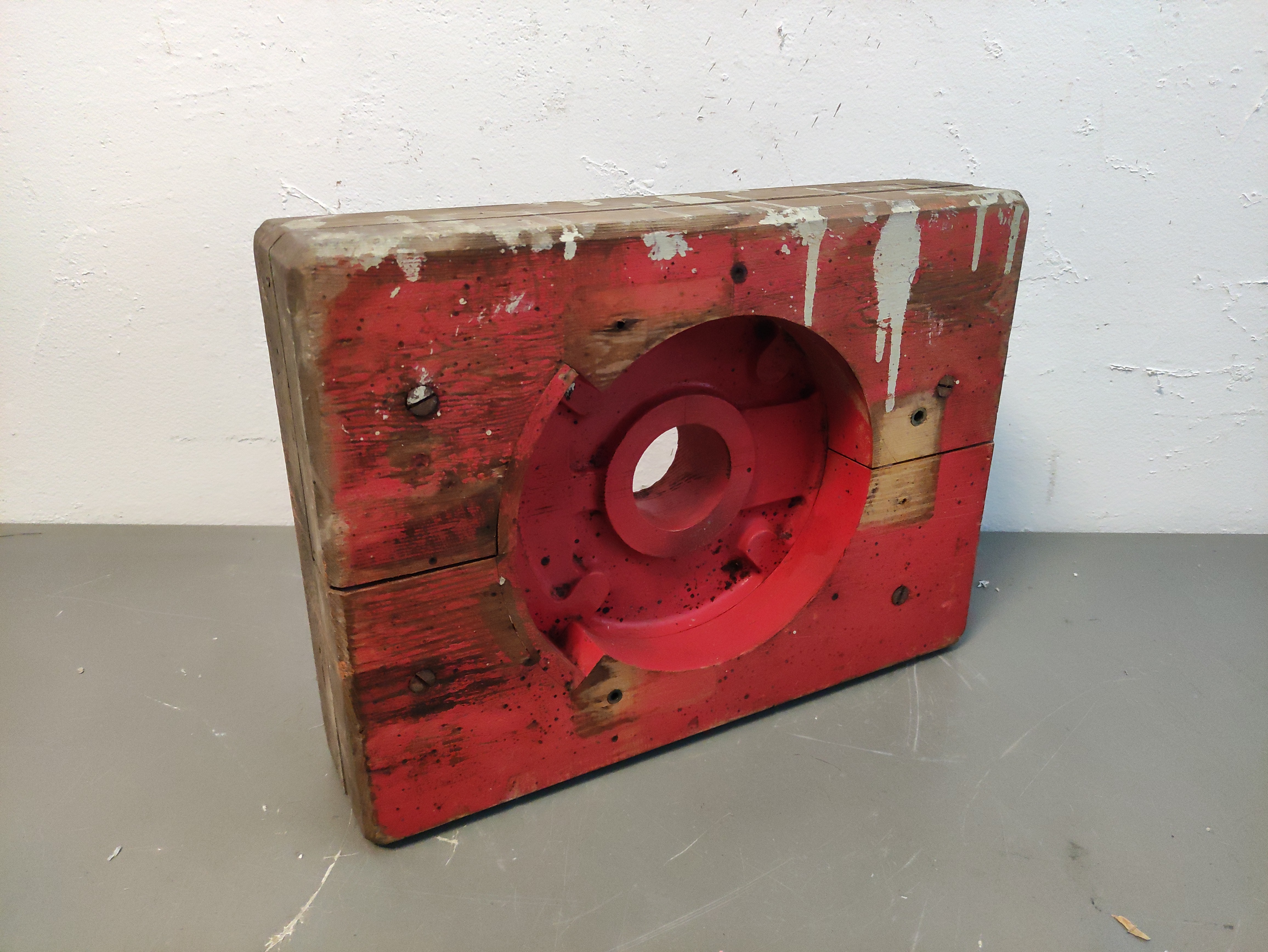 molde industrial escultura objeto deco mad 37x27x12 1u